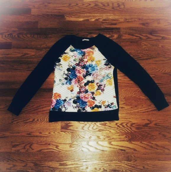 Le Lis Sweater with Floral Quilted Front - Picture 1 of 4